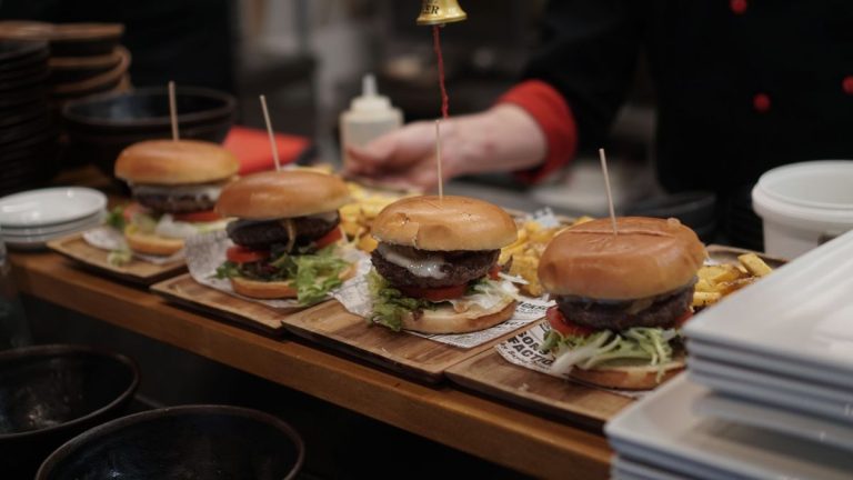 Burger King Overtakes Wendy's in Burger Chain Rankings