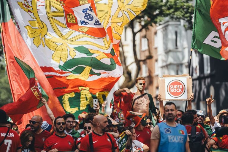 Galatasaray Faces Fan Protests Over Transfers