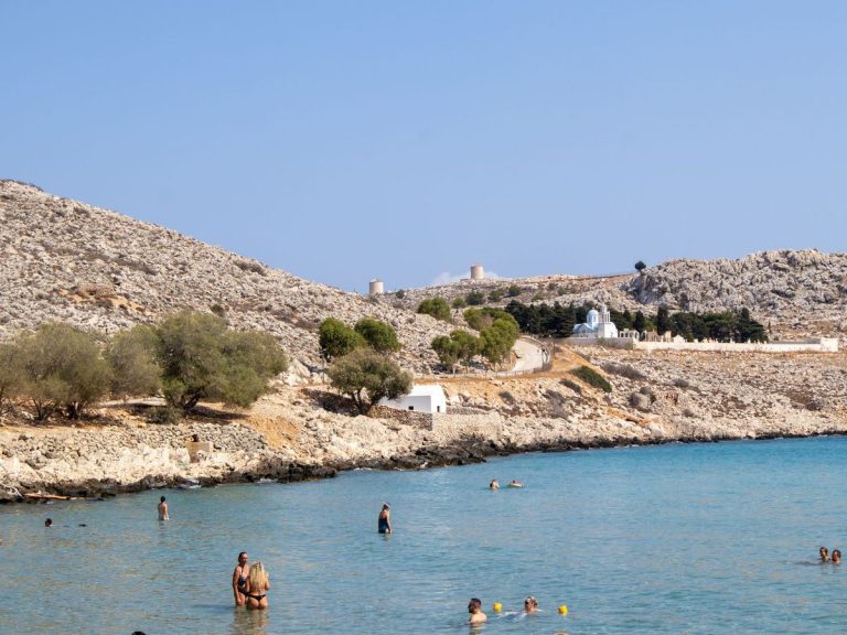 Greece Sees 37°C Heat and Shifting Winds This Week