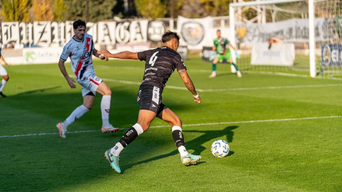Marcos Senesi Joins Tottenham on Free Transfer
