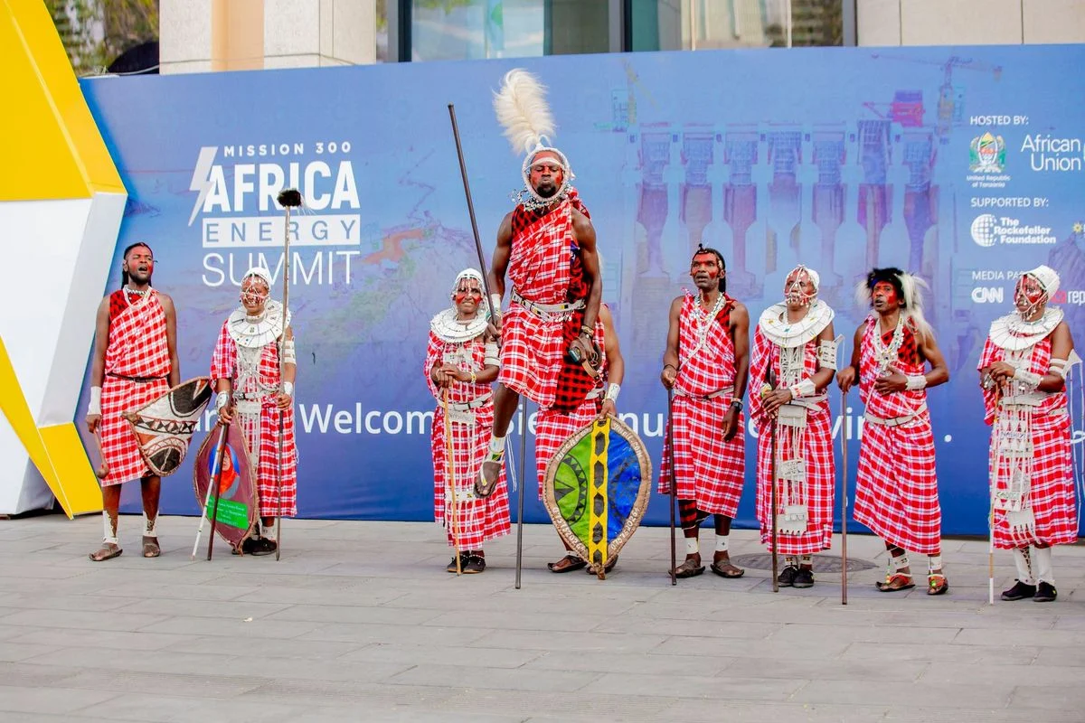 Xi Jinping Welcomed in India for Brics Summit Amid Easing
